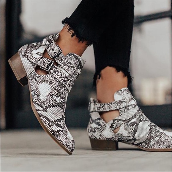 Fabutiq Shoes - ANIMAL PRINT BOOTIE